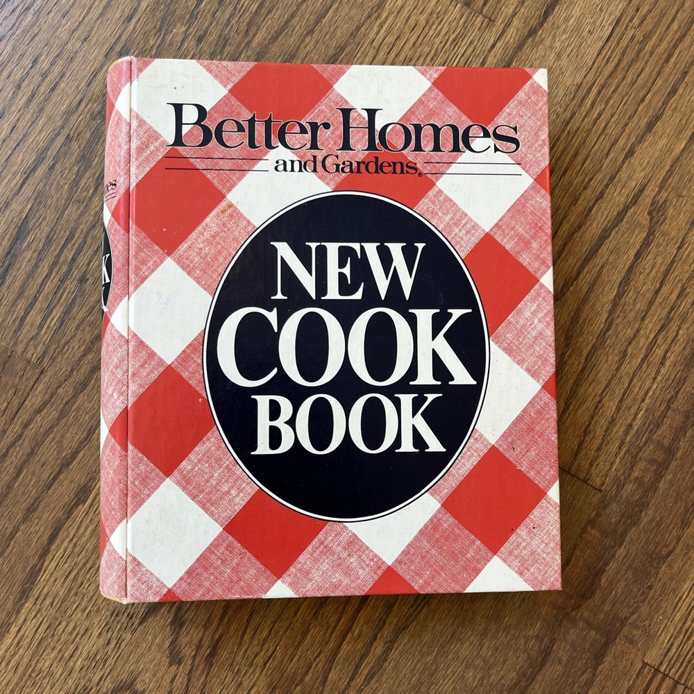 Better Homes and Gardens Red and White New Cook Book 1981 Vintage Chef kitchen